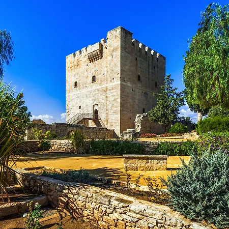 Royal Apollonia By Louis