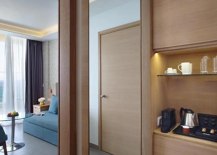 Royal Apollonia By Louis Hotel Lemesos