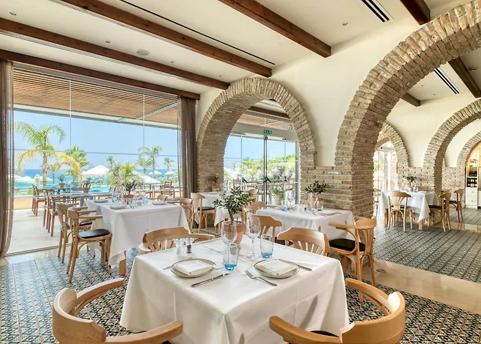 Royal Apollonia By Louis Hotel Lemesos